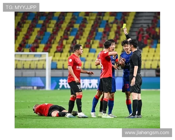 成都足球队技术争议引发热议球迷与专家各执己见探讨战术问题