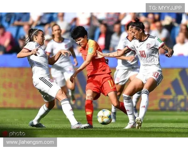 中国女足迎战西班牙力争胜利全力以赴展现竞技风采