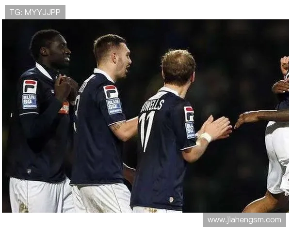 谢周三与卢顿的激烈对决谁能在这场较量中笑到最后